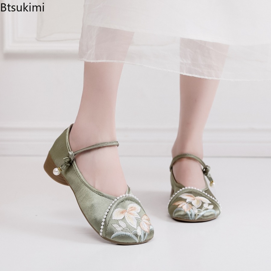 Ethnic Fashion - Modische bestickte Damenschuhe im chinesischen Stil