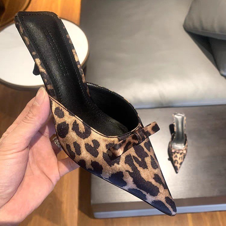 Damen-Slipper mit Leopardenmus – Ethnic Fashion Bewertung und Preis